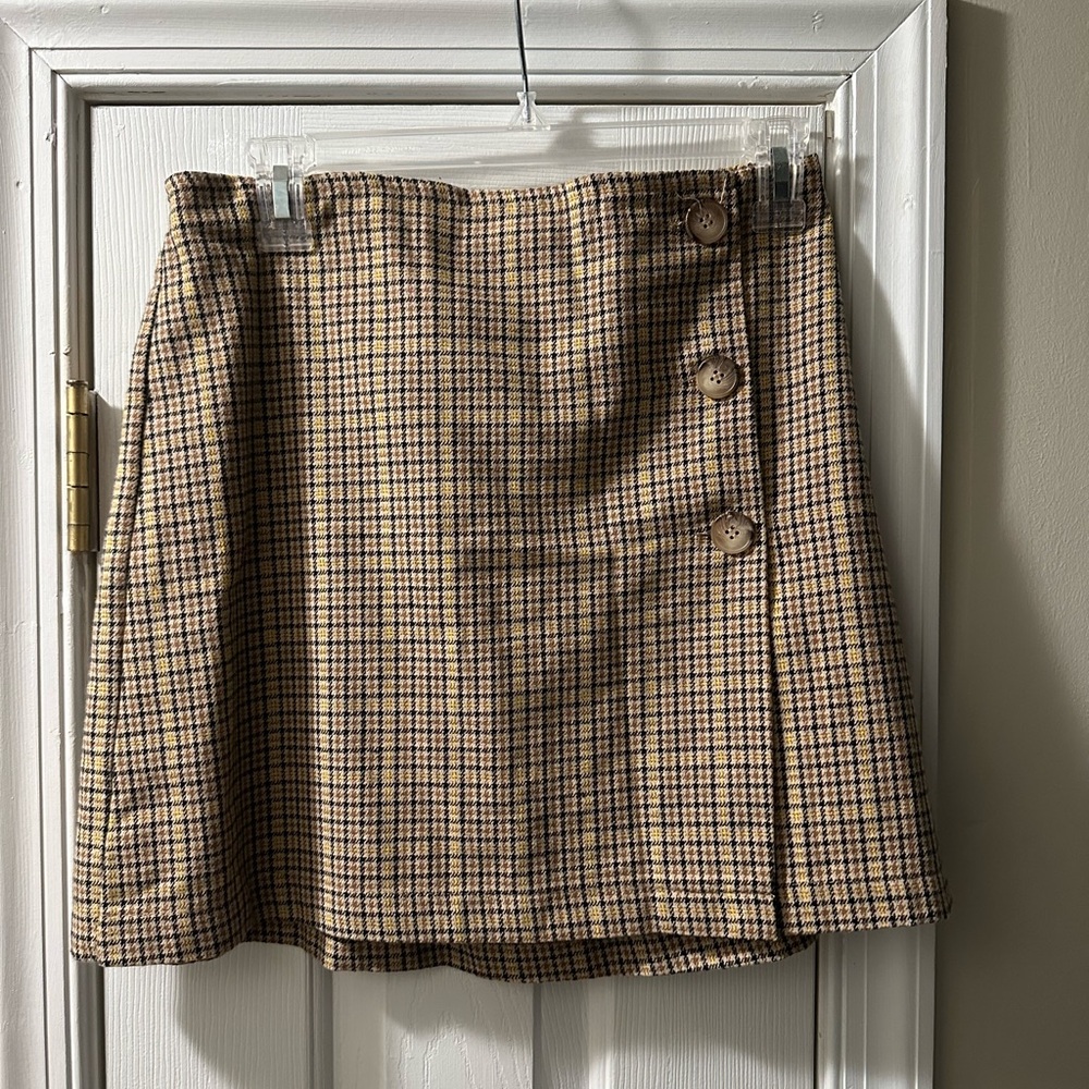 American eagle medium plaid scrunch skirt